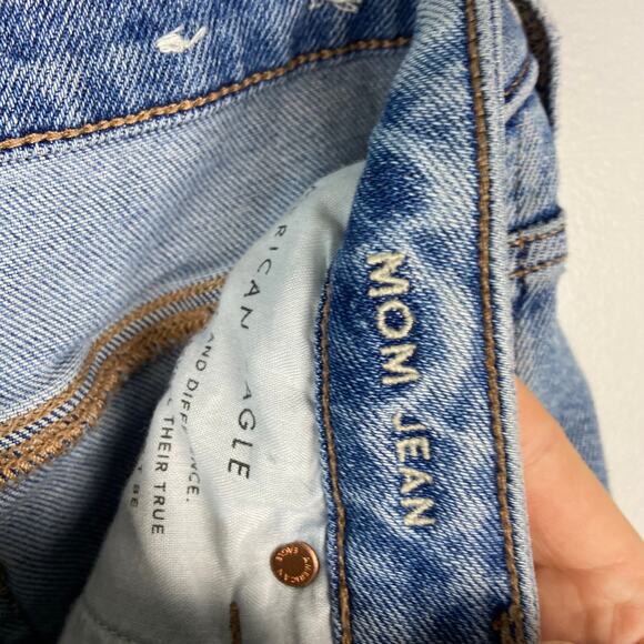 American Eagle Mom Jeans Distressed Medium Wash High Rise Stretch Size 4 Regular - Picture 11 of 13